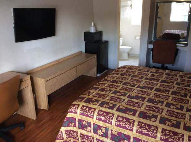 Imagen de la habitación del Hotel American Inn Ontario. Foto 2