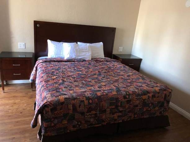 Imagen de la habitación del Hotel American Inn Ontario. Foto 5