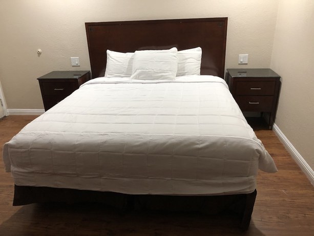 Imagen de la habitación del Hotel American Inn Ontario. Foto 6