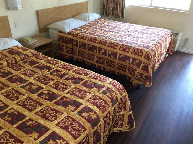 Imagen de la habitación del Hotel American Inn Ontario. Foto 7