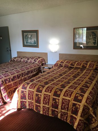 Imagen de la habitación del Hotel American Inn Ontario. Foto 14