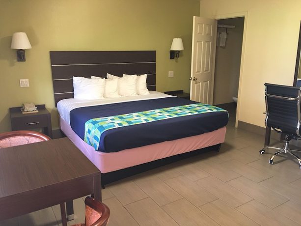 Imagen de la habitación del Hotel American Inn Punta Gorda. Foto 2