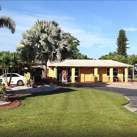 Imagen de los exteriores del Hotel American Inn Punta Gorda. Foto 18