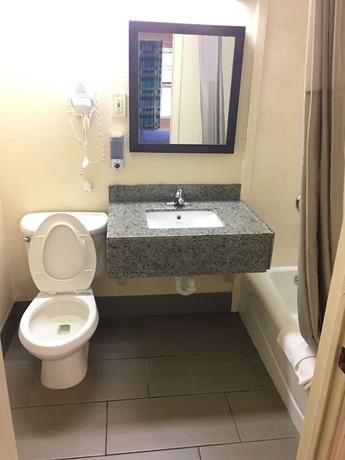 Imagen de la habitación del Hotel American Inn Punta Gorda. Foto 12