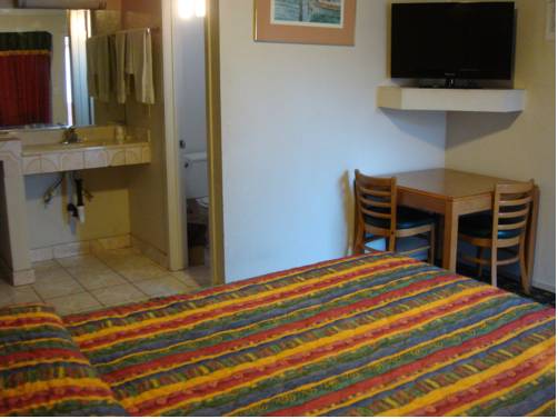 Imagen de la habitación del Hotel American Inn, Rosemead. Foto 4