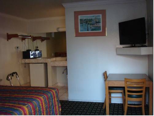 Imagen de la habitación del Hotel American Inn, Rosemead. Foto 5
