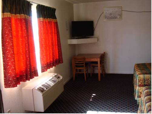 Imagen de la habitación del Hotel American Inn, Rosemead. Foto 9