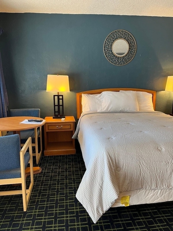 Imagen de la habitación del Hotel American Inn, Sacramento. Foto 10