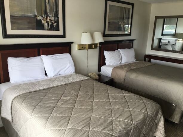 Imagen general del Hotel American Inn and Suites. Foto 10