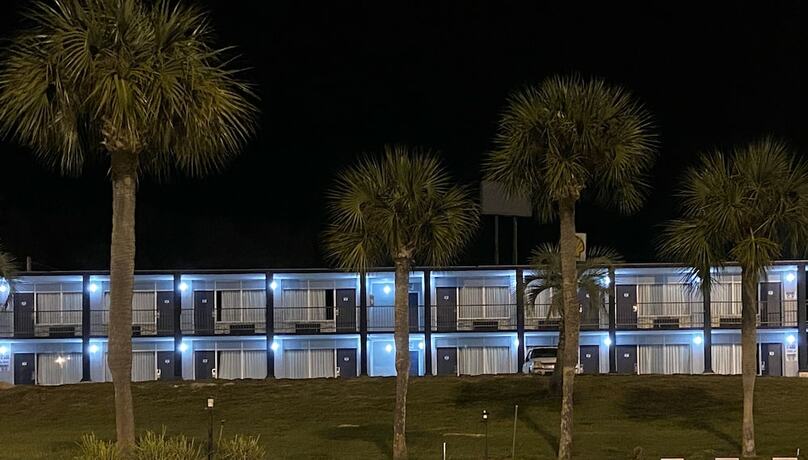 Imagen general del Hotel American Inn and Suites. Foto 15