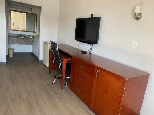 Imagen general del Hotel American Inn and Suites, Jonesboro. Foto 9