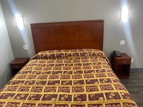 Imagen de la habitación del Hotel American Inn and Suites, Jonesboro. Foto 20