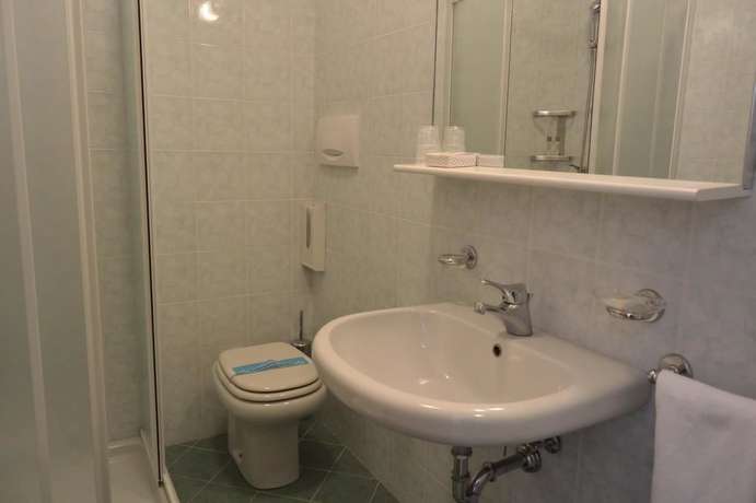Imagen de la habitación del Hotel American, Lignano Sabbiadoro. Foto 12