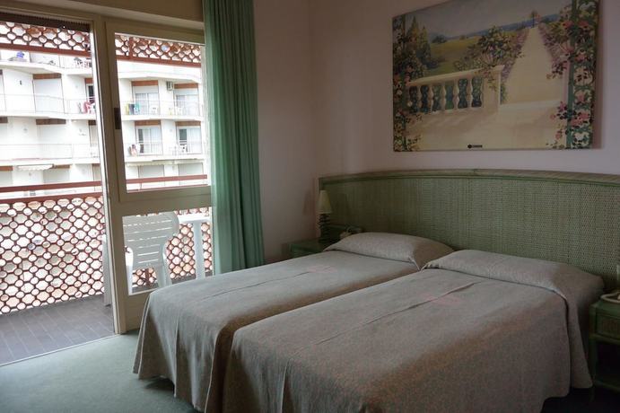 Imagen de la habitación del Hotel American, Lignano Sabbiadoro. Foto 13