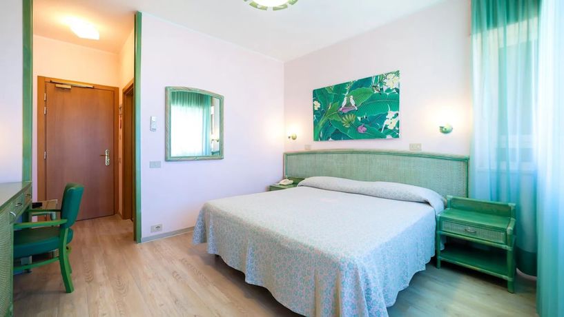 Imagen de la habitación del Hotel American, Lignano Sabbiadoro. Foto 14
