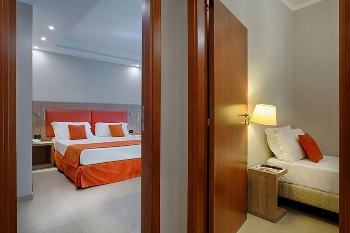 Imagen de la habitación del Hotel American, Pozzuoli. Foto 3