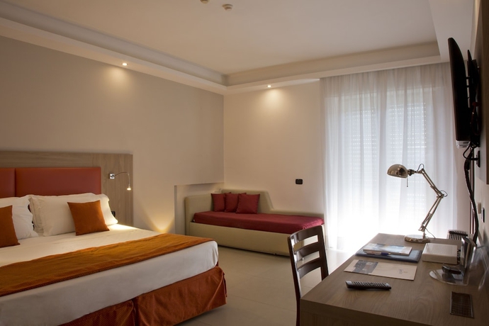 Imagen de la habitación del Hotel American, Pozzuoli. Foto 4