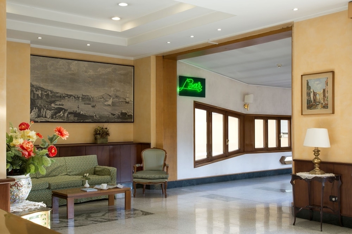 Imagen de los interiores del Hotel American, Pozzuoli. Foto 17