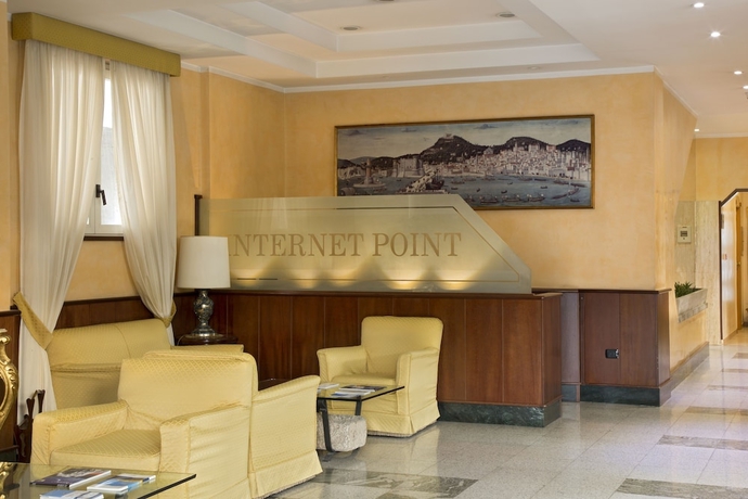 Imagen de los interiores del Hotel American, Pozzuoli. Foto 19