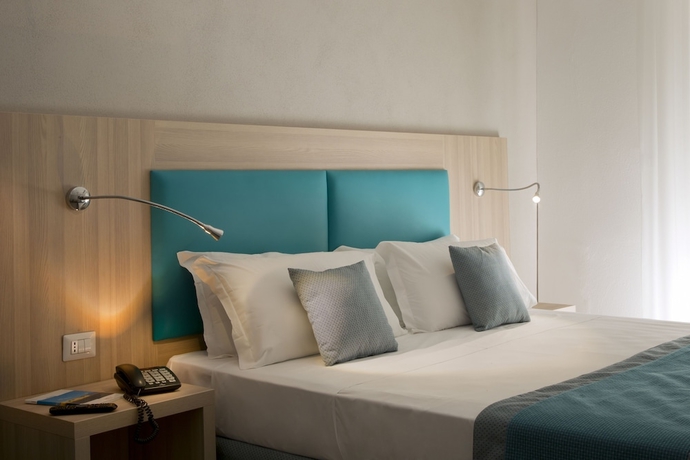 Imagen de la habitación del Hotel American, Pozzuoli. Foto 12