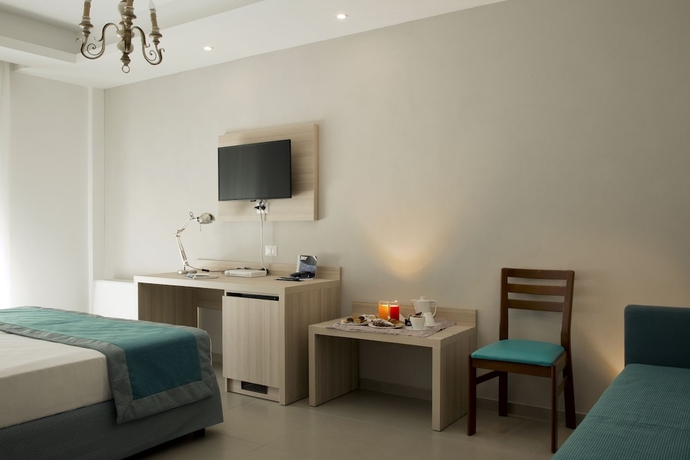 Imagen de la habitación del Hotel American, Pozzuoli. Foto 14