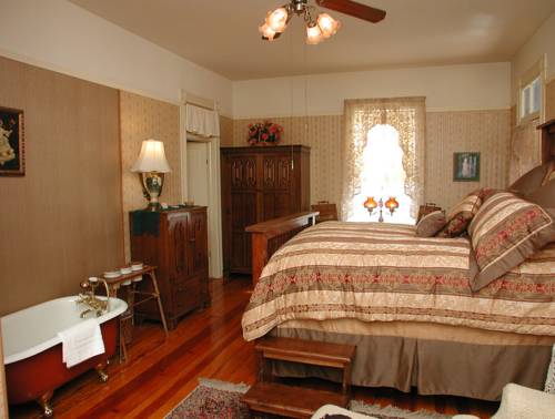 Imagen de la habitación del Hotel American River Inn. Foto 2