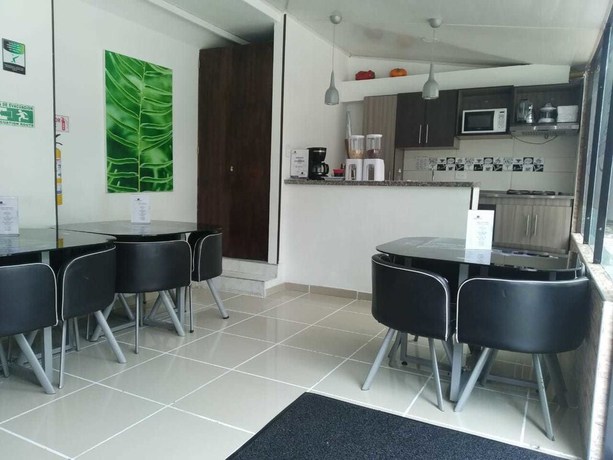 Imagen del bar/restaurante del Hotel American Visa. Foto 4