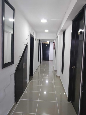 Imagen de los interiores del Hotel American Visa. Foto 16