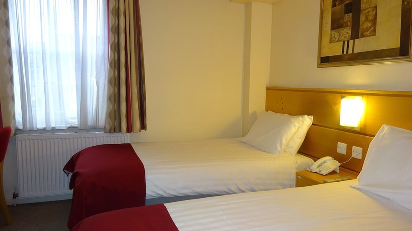 Imagen de la habitación del Hotel Americana. Foto 4