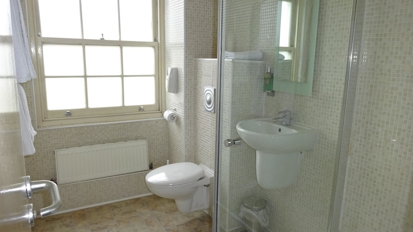 Imagen de la habitación del Hotel Americana. Foto 10