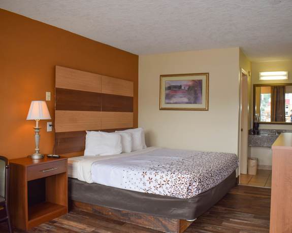 Imagen de la habitación del Hotel Americana Inn, A Travelodge By Wyndham. Foto 8