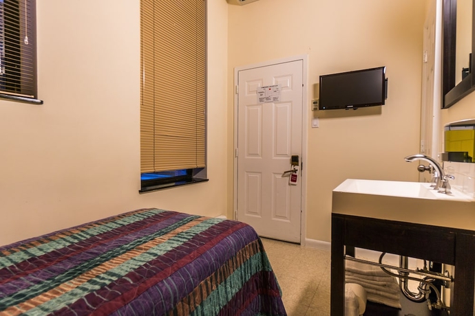 Imagen de la habitación del Hotel Americana Inn, Midtown. Foto 15