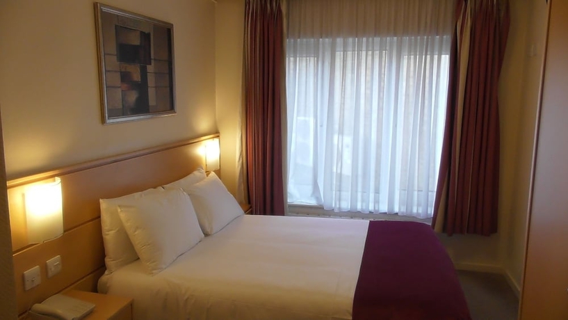 Imagen de la habitación del Hotel Americana, Londres. Foto 12