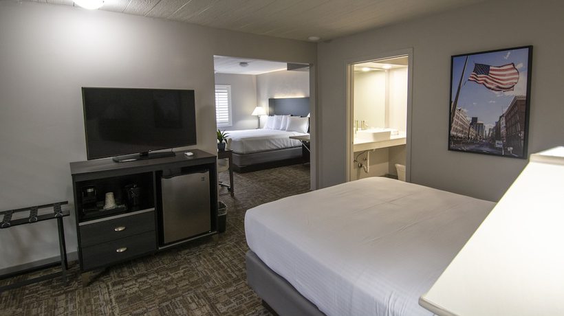 Imagen de la habitación del Hotel Americana Modern. Foto 13