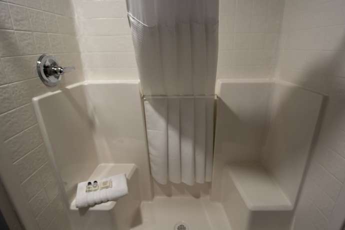 Imagen de la habitación del Hotel Americana Modern. Foto 18