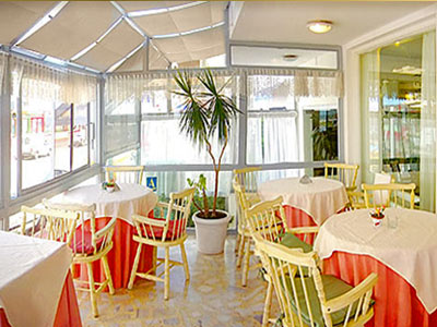 Imagen del bar/restaurante del Hotel Americana, Pen&iacute;nsula. Foto 2