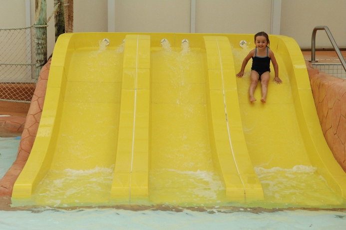 Imagen de la piscina del Hotel Americana Waterpark Resort and Spa. Foto 11