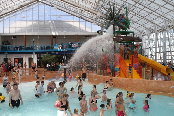 Imagen de la piscina del Hotel Americana Waterpark Resort and Spa. Foto 12