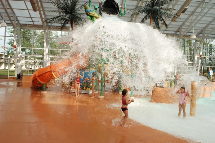 Imagen de la piscina del Hotel Americana Waterpark Resort and Spa. Foto 14