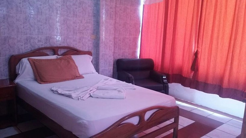 Imagen de la habitación del Hotel Americano, Francisco de Orellana. Foto 12