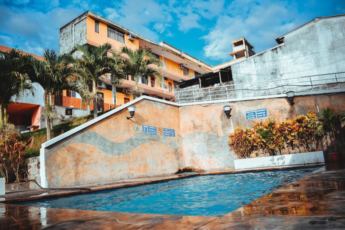 Imagen de la piscina del Hotel Americano, Francisco de Orellana. Foto 20