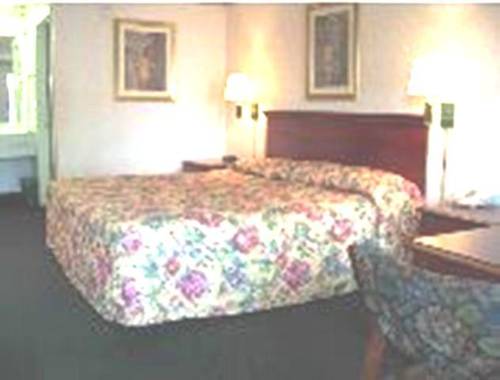Imagen de la habitación del Hotel America's Best Inn & Suites - Decatur. Foto 4