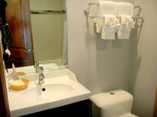 Imagen de la habitación del Hotel America's Best Inn & Suites, Merced. Foto 3