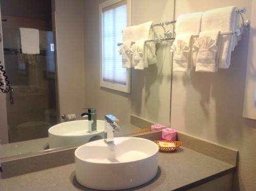 Imagen de la habitación del Hotel America's Best Inn & Suites, Merced. Foto 14