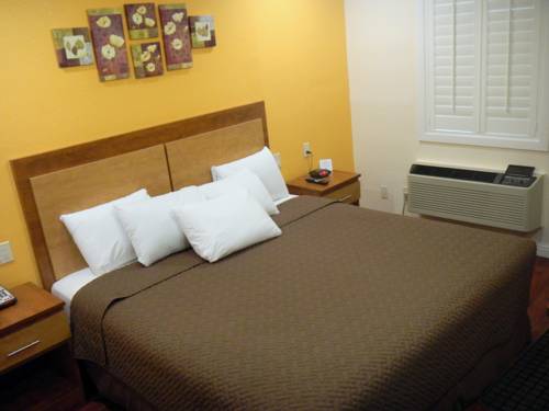 Imagen de la habitación del Hotel America's Best Inn & Suites, Merced. Foto 15