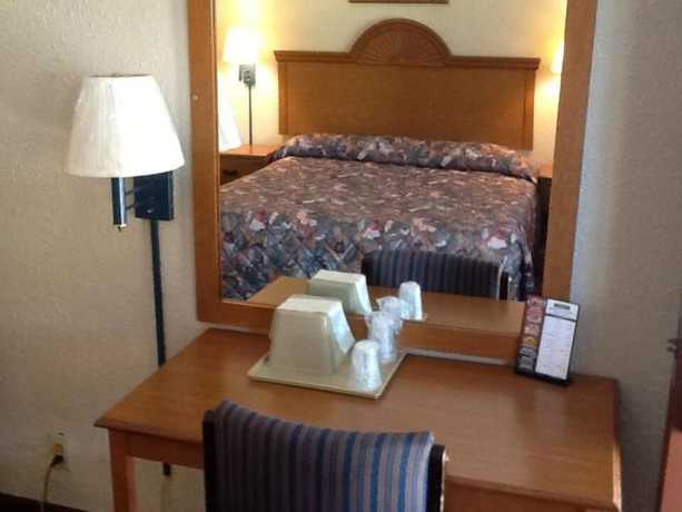 Imagen de la habitación del Hotel Americas Best Inn and Suites Fort Lauderdale North. Foto 12