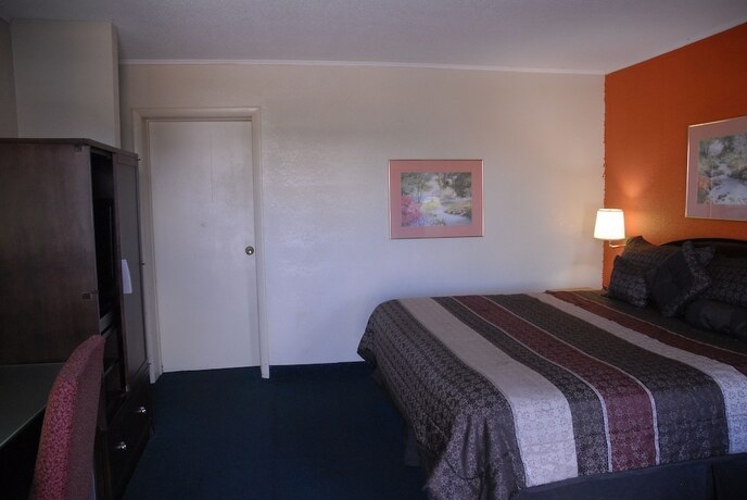 Imagen de la habitación del Hotel America\'s Best Inns and Suites. Foto 18