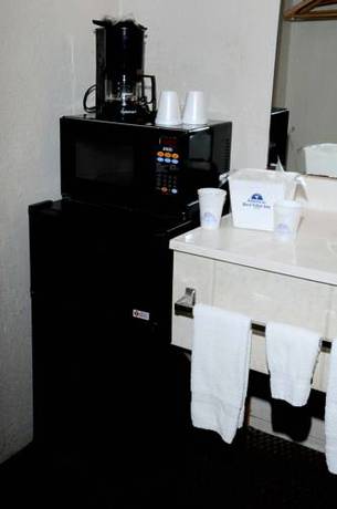 Imagen de la habitación del Hotel Americas Best Value Inn And Suites Denton. Foto 5