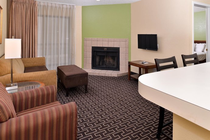 Imagen de la habitación del Hotel Americas Best Value Inn And Suites Extended Stay Tulsa. Foto 4