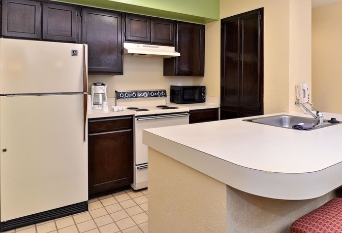 Imagen de la habitación del Hotel Americas Best Value Inn And Suites Extended Stay Tulsa. Foto 11